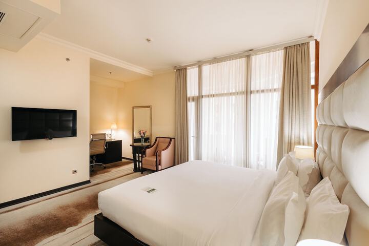 Room 32 of 71
