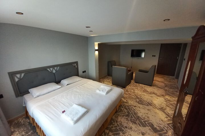 Room 14 of 50