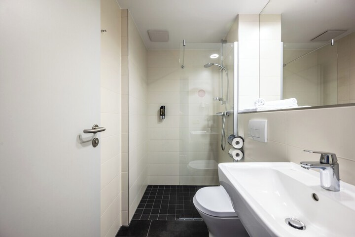 Room 45 of 110