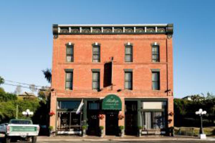 Hotel 2 of 61