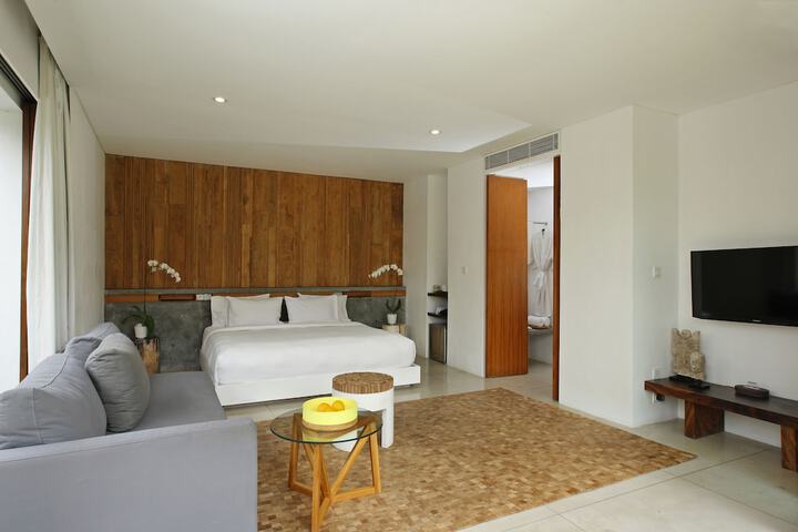 Room 5 of 66