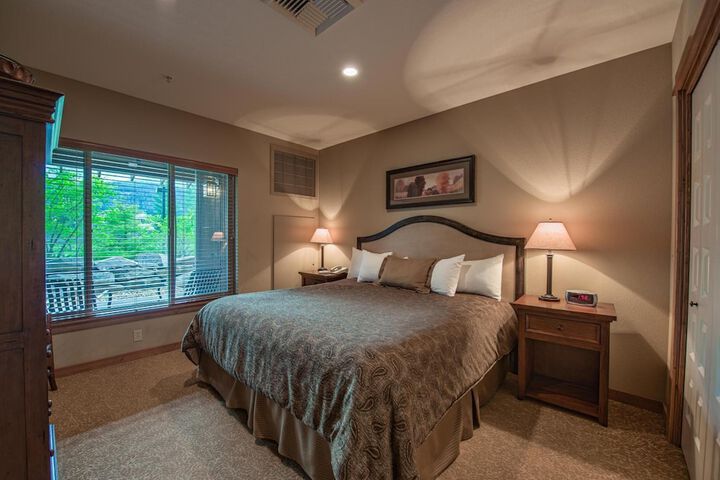 Room 8 of 34
