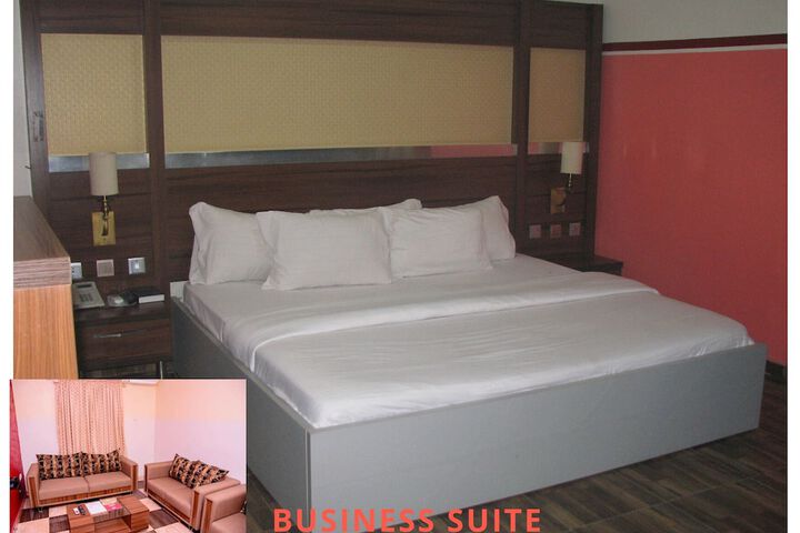 Room 5 of 6