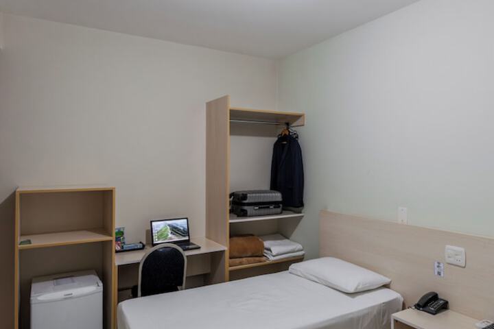 Room 6 of 45