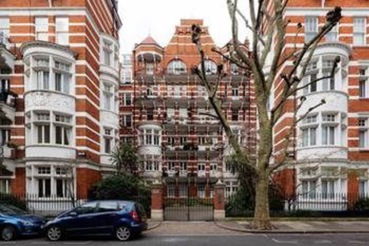 Veeve Kensington Escape