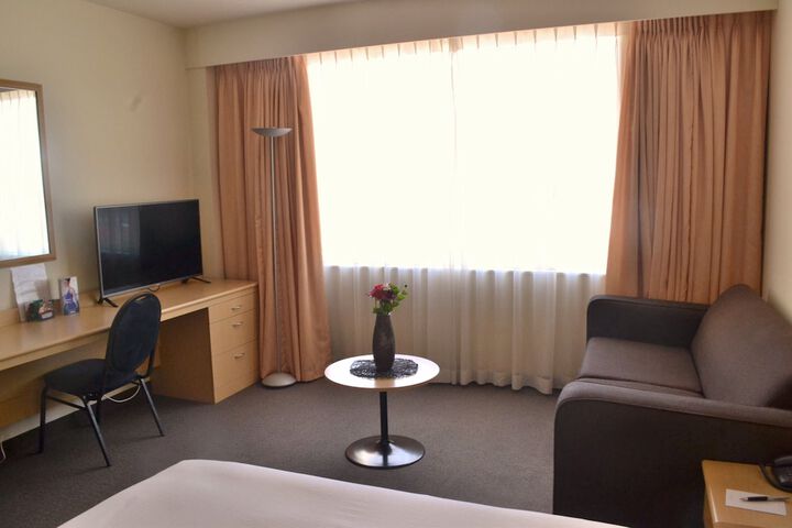 Room 13 of 36