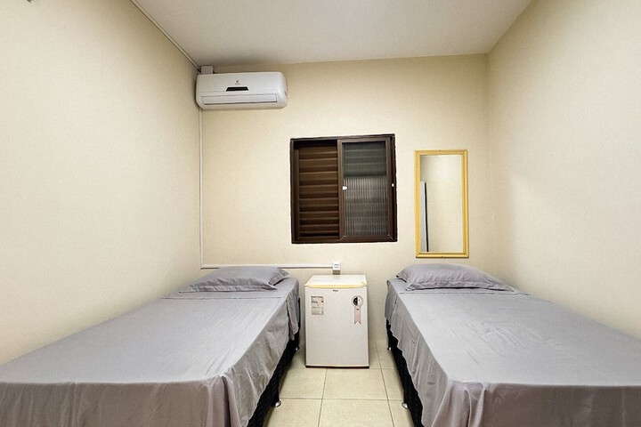Room 6 of 49
