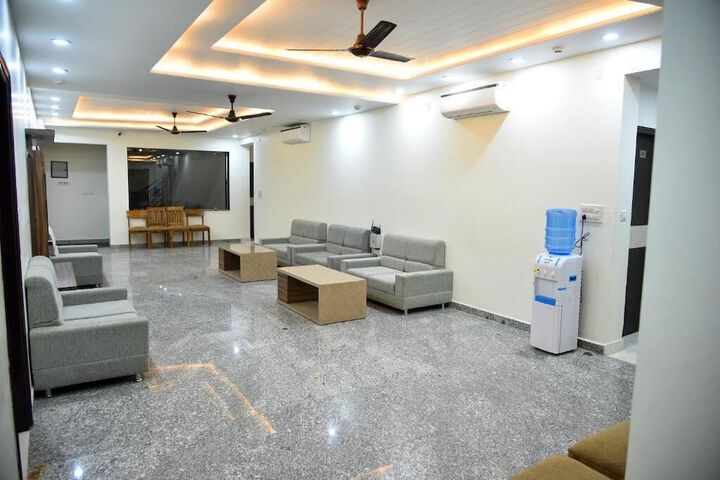 Hotel Interior 6 of 28