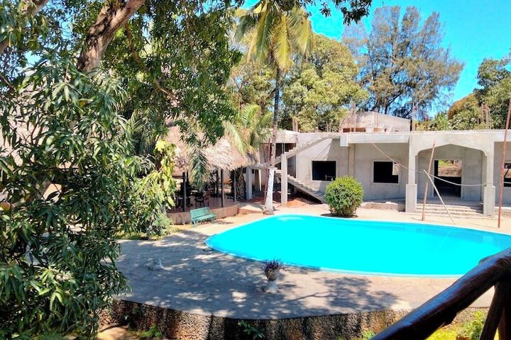 Pool 11 of 27