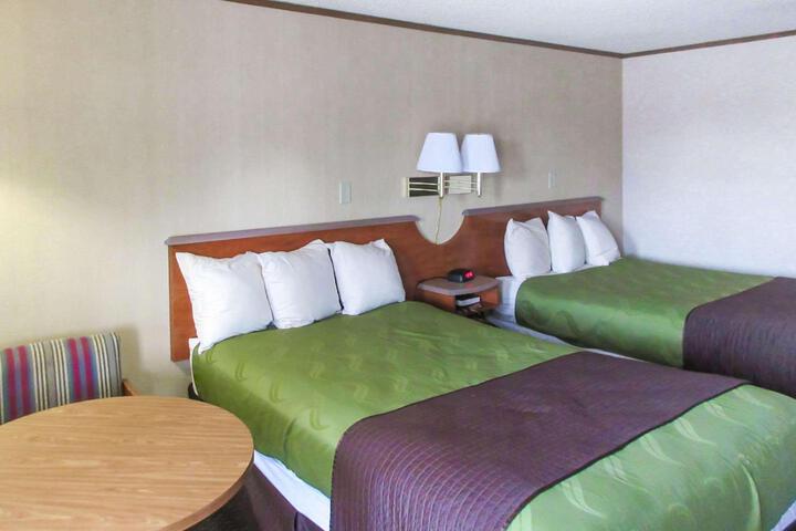 1 King Bed (6 of 19)