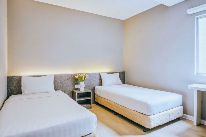 Room 11 of 22
