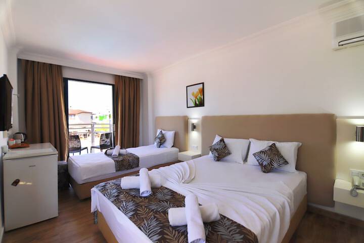 Room 14 of 32