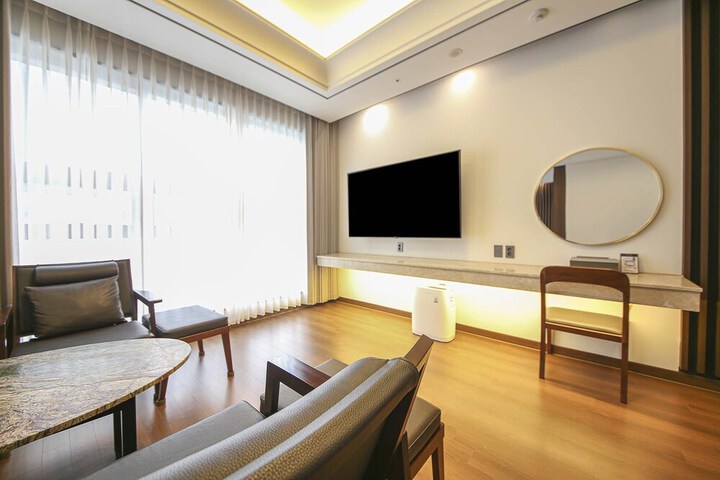 Room 45 of 77