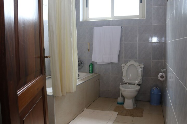 Room 10 of 22