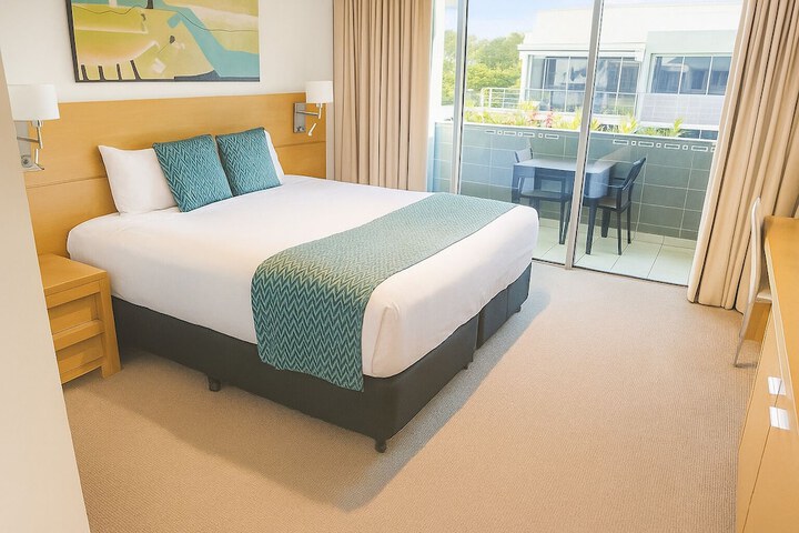 Room 9 of 32