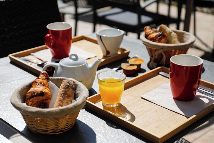 Breakfast/Coffee Service 164 of 191