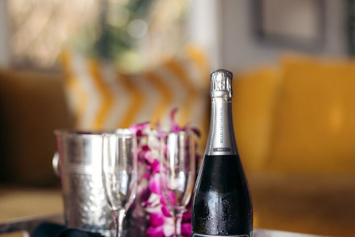 Champagne service