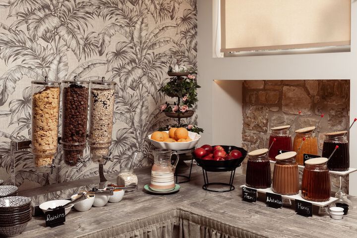 Breakfast/Coffee Service 83 of 113