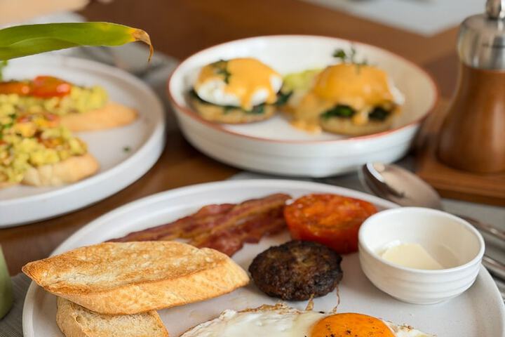 Breakfast/Coffee Service 99 of 113