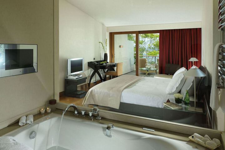 Room 16 of 54