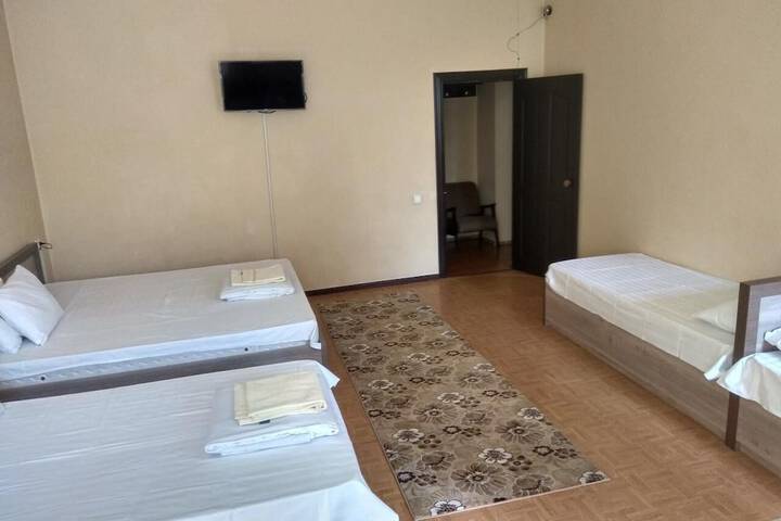 Room 9 of 28