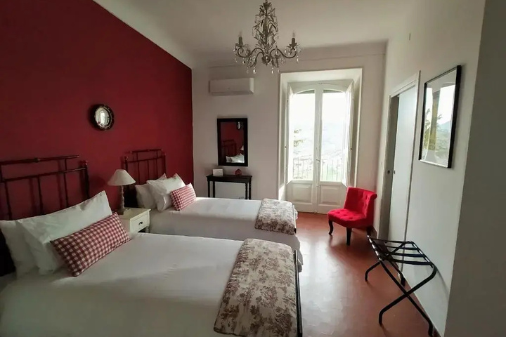 Room 2 of 9