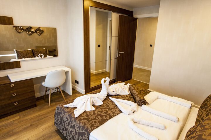 Room 5 of 43