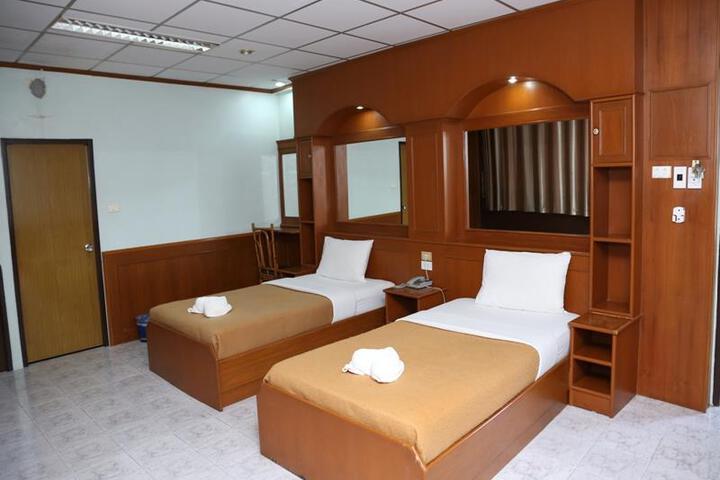 Banpaktai Hotel