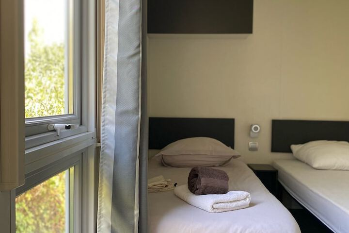 Room 6 of 25