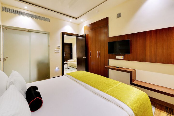 Room 7 of 32
