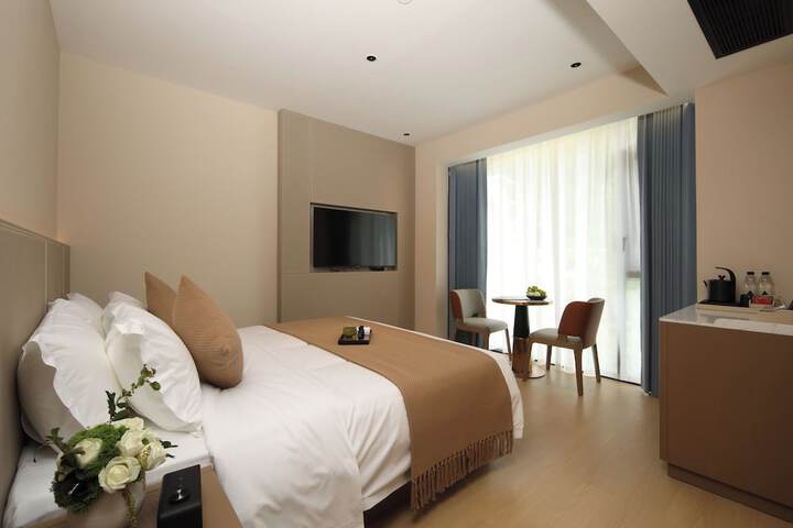 Room 7 of 73