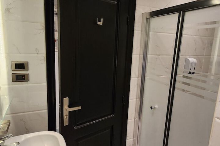 Room 84 of 107