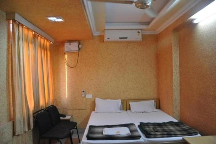Room 12 of 44