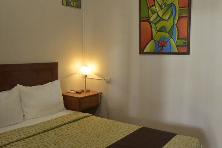 Room 100 of 269