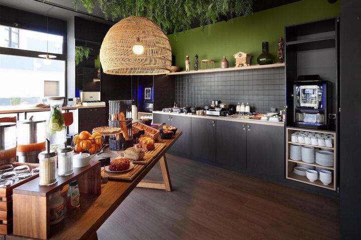 Breakfast/Coffee Service 55 of 105