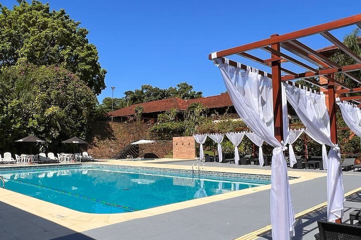 Hotel Pool