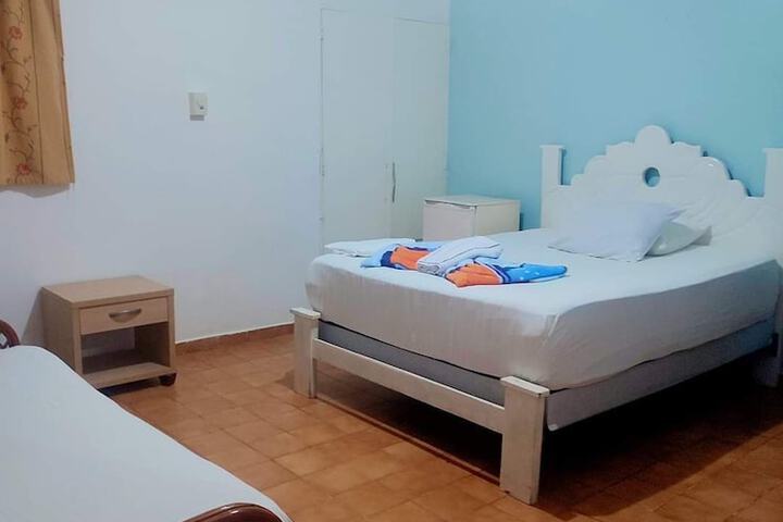 Room 9 of 28