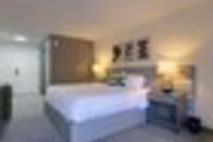 Room 53 of 99