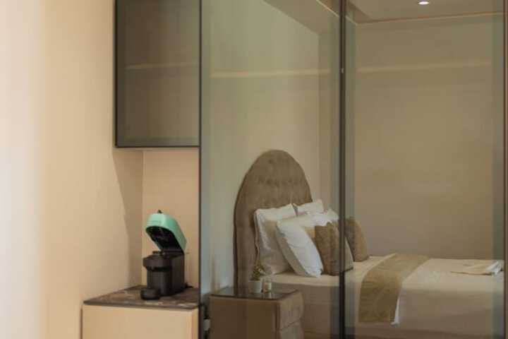 Room 3 of 100