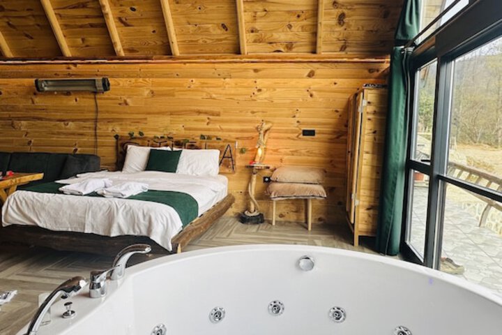 Room 16 of 38