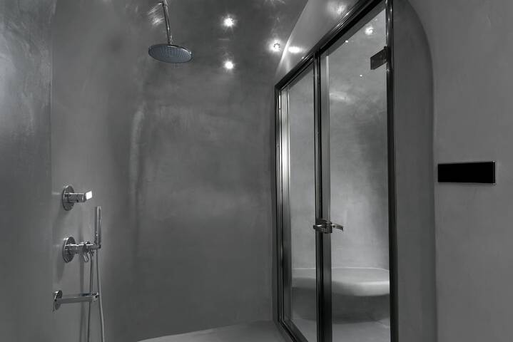 Room 43 of 65
