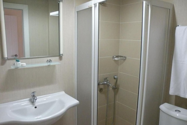 Room 20 of 28