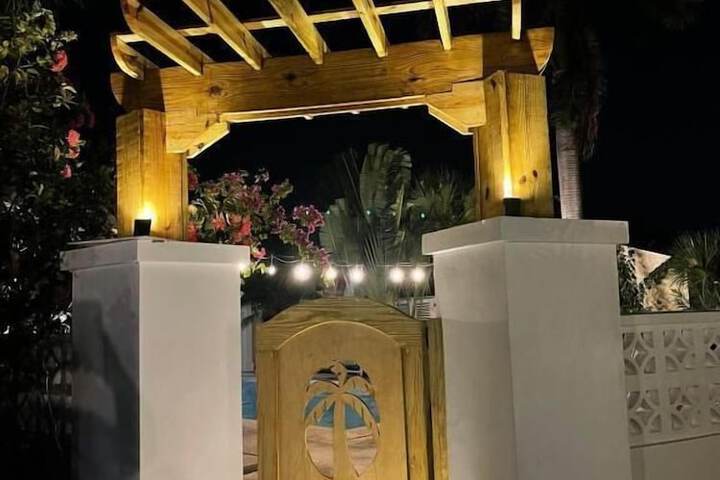 The Colony Club Inn &  Suites in Nassau
