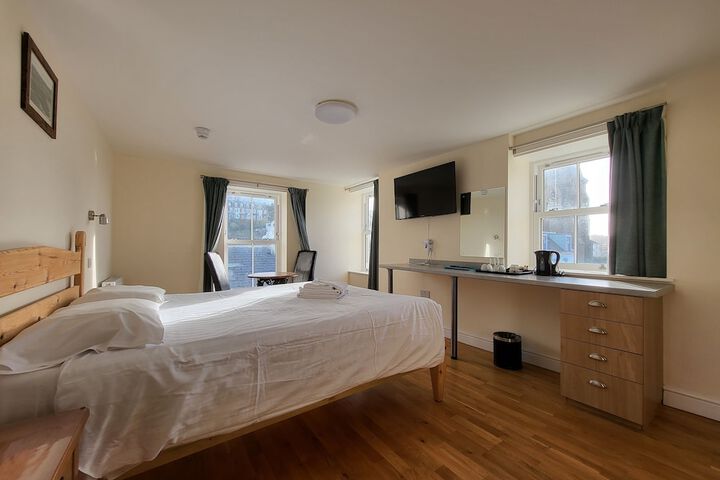 Room 12 of 24