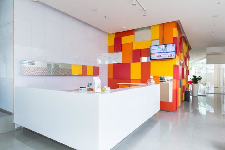 Check-in/check-out kiosk