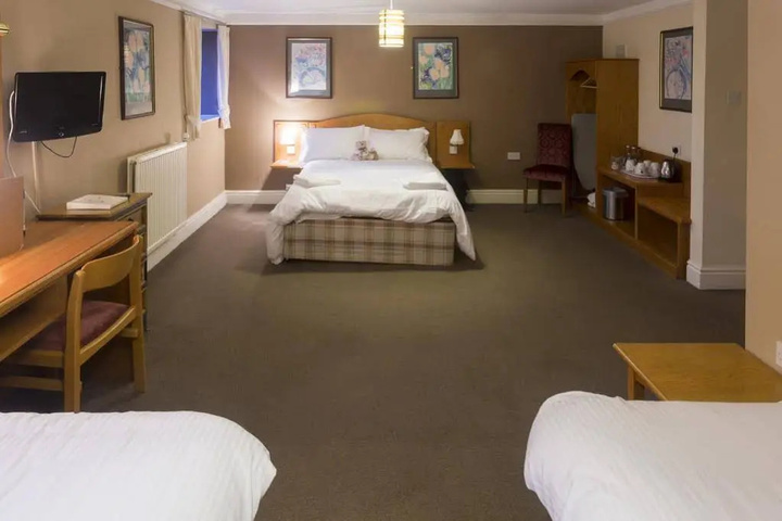 Room 3 of 46