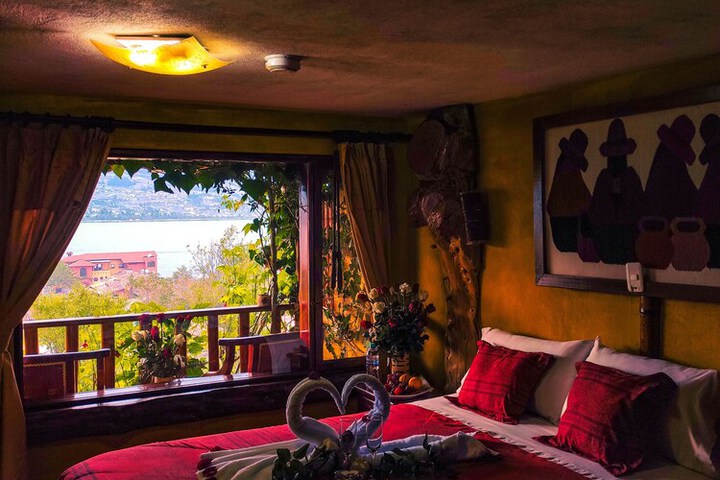 Room 10 of 65