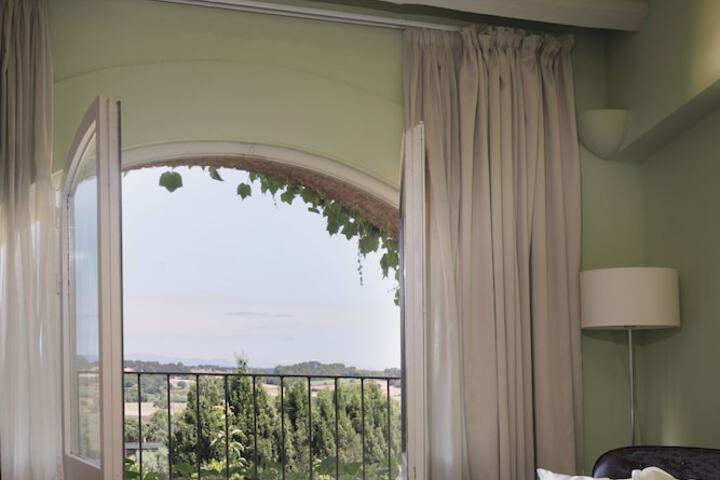 Room 73 of 147