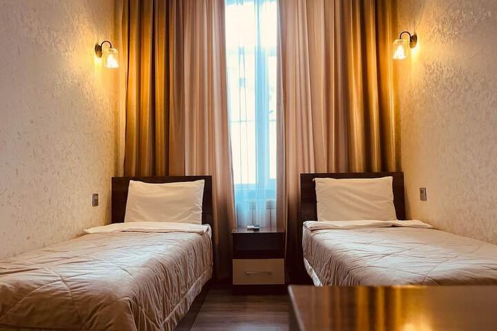 Room 10 of 29