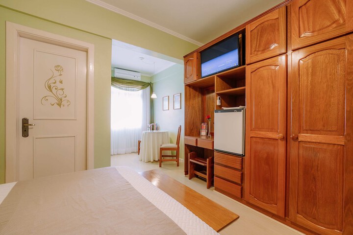 Room 44 of 95